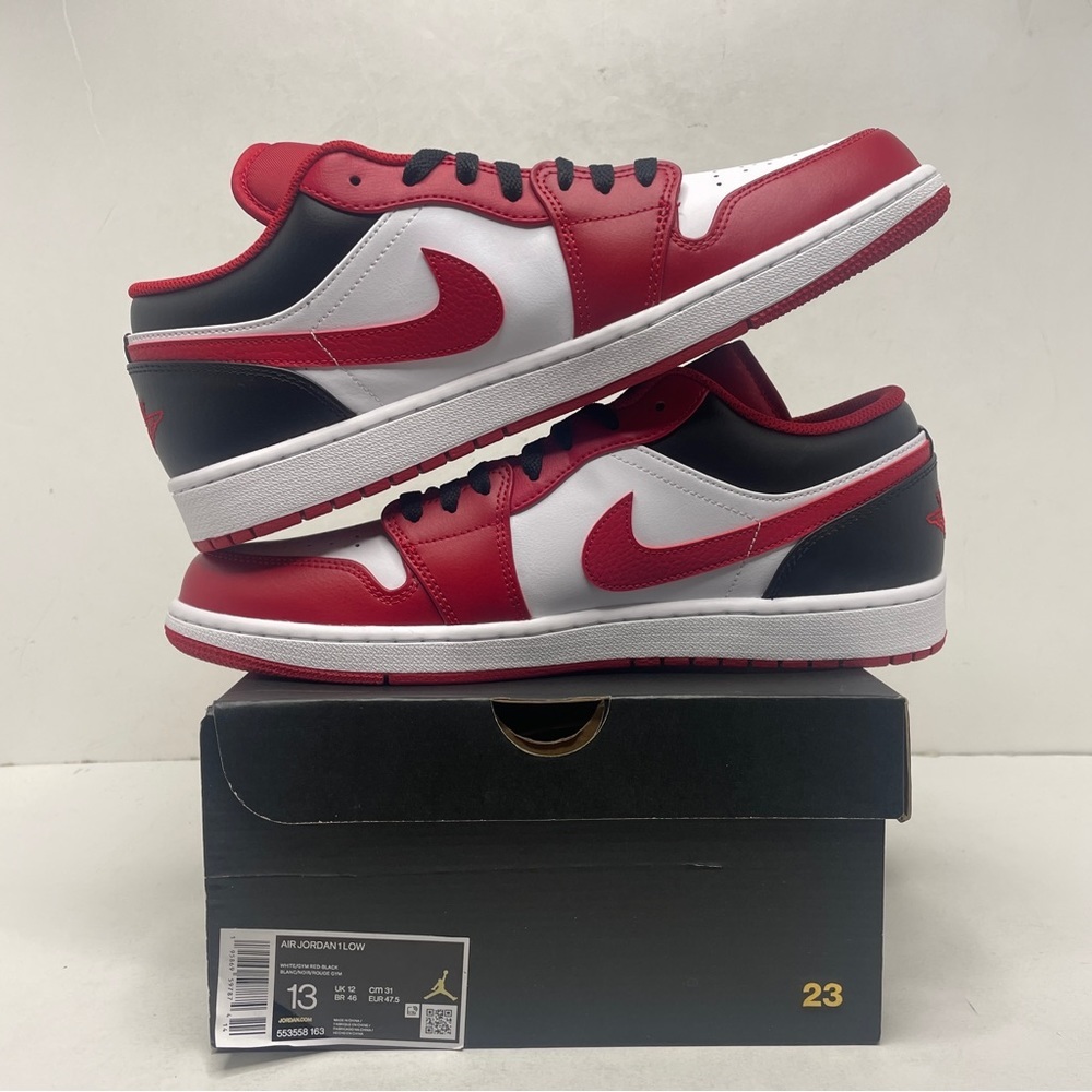 Nike Air Jordan 1 Retro Low “Bulls” 2022 - Picture 3 of 4